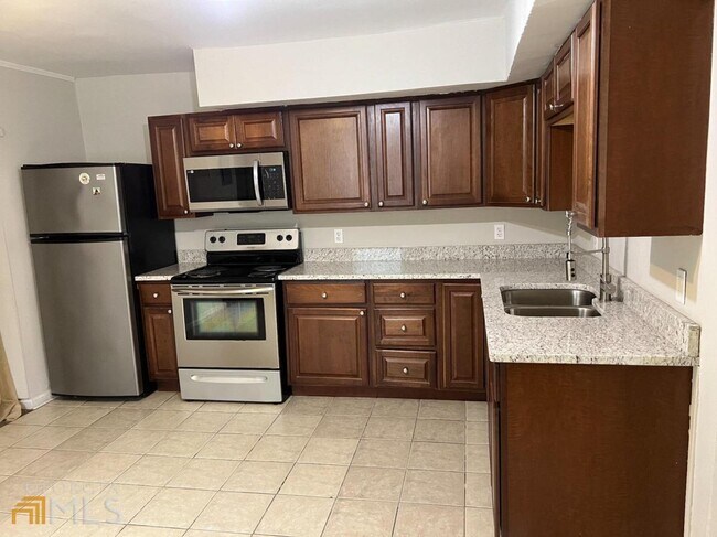 Photo - 456 Dunbar St SW