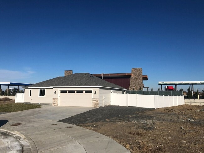 Photo - 3 Bed 2 bath Home for Rent!