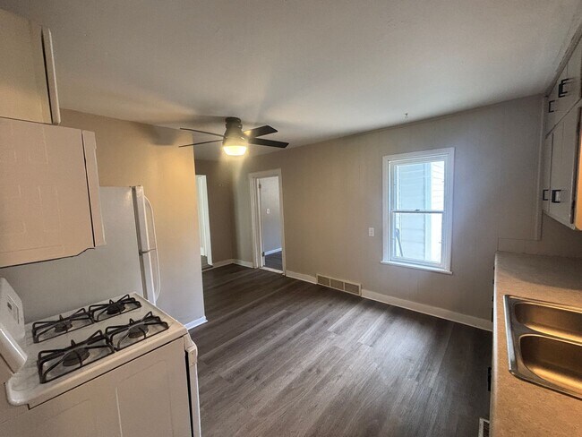 Photo - Spacious 2 Bedroom w/ Private Patio Unit 829 (Lower)