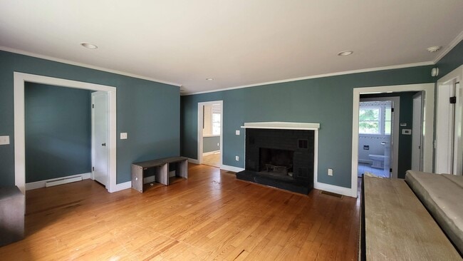 Photo - 32 S Main St