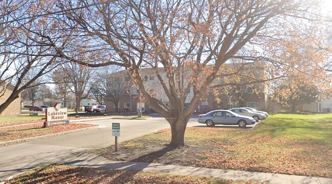 Photo - 904 E Milwaukee Ave