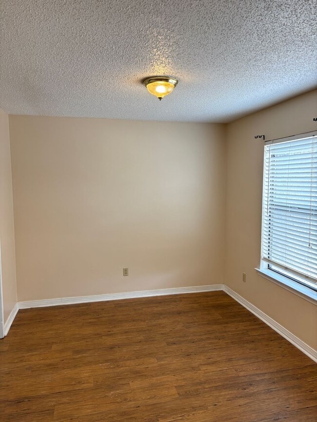 Photo - Convenient Northeast location!