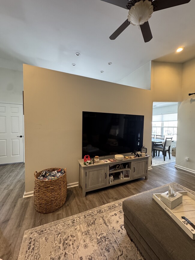 Photo - 80 Williamson Ct