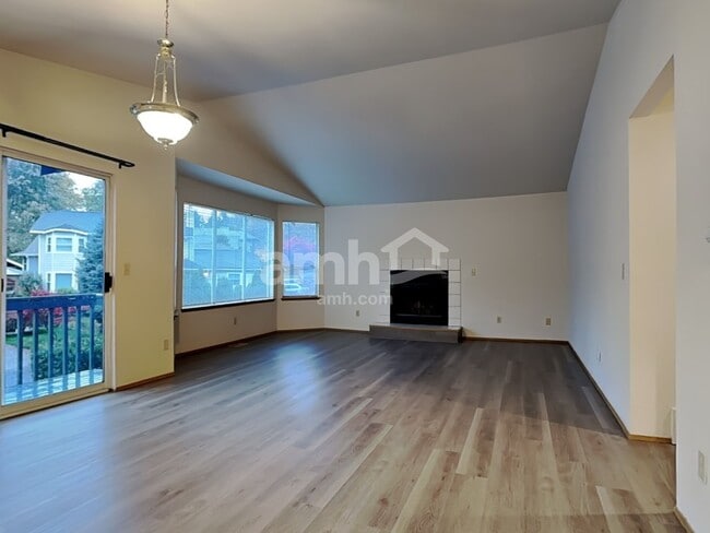 Photo - 2078 SE 8th Dr