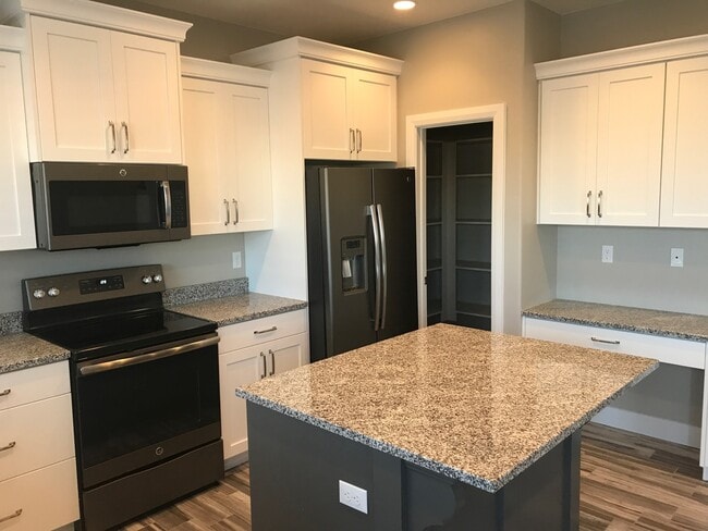 Photo - Very nice Townhouse in Santa Clara, with a POOL!!