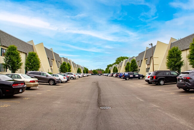 Raintree Apartment Townhomes