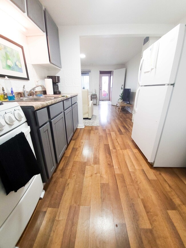 Photo - 2359 Old Iroquois Trl Unit A