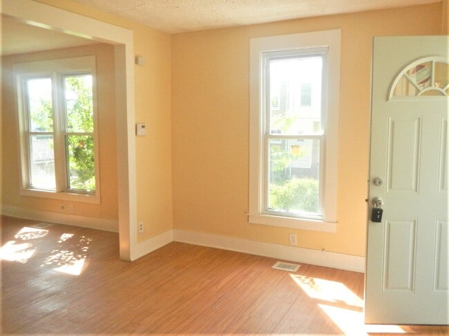 Photo - Bright & Comfortable Waltherson Townhouse
