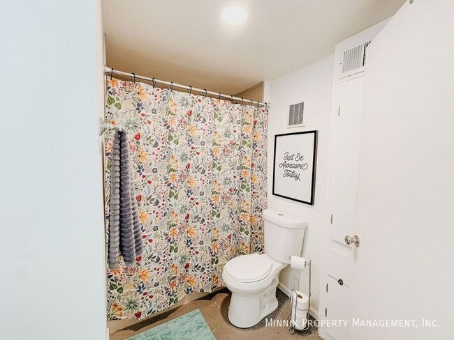 Photo - 1602 Ave. Y-B