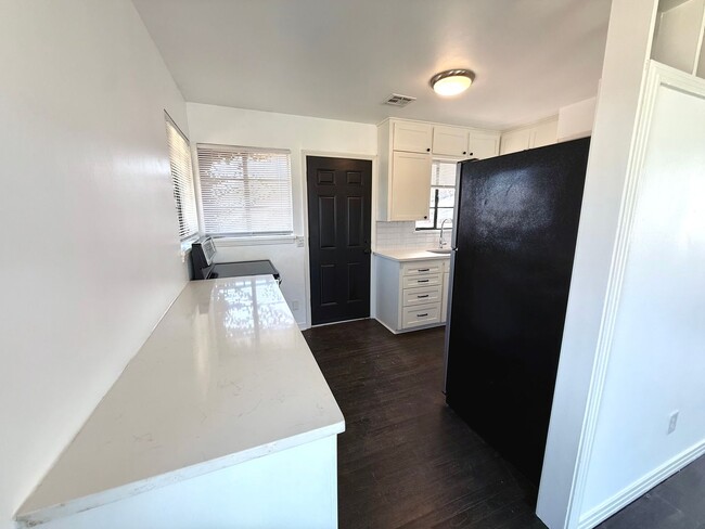 Photo - 4808 N Francis Ave