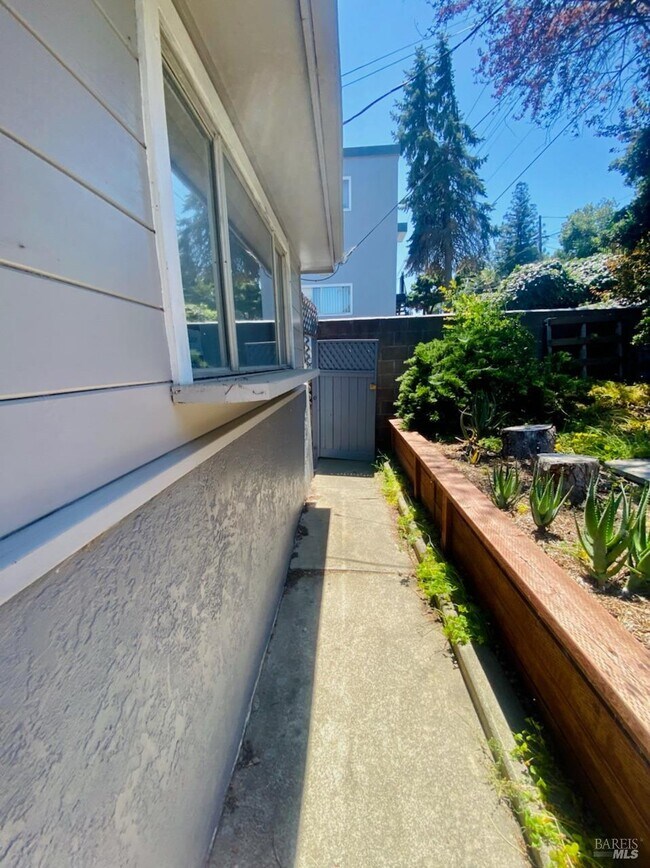 Photo - 1722 Santa Clara St