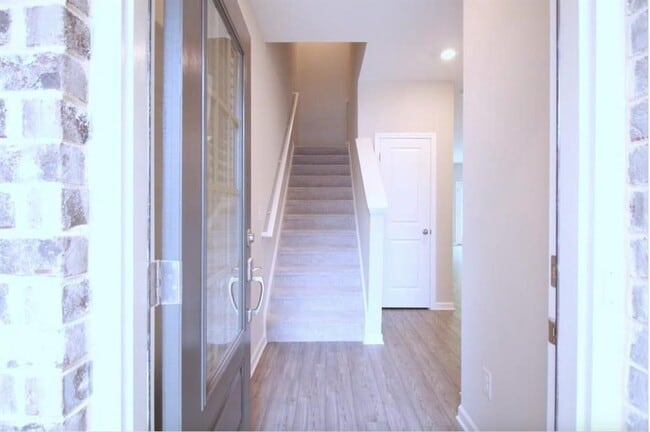 Photo - 6148 Lanier Harbor Lndg