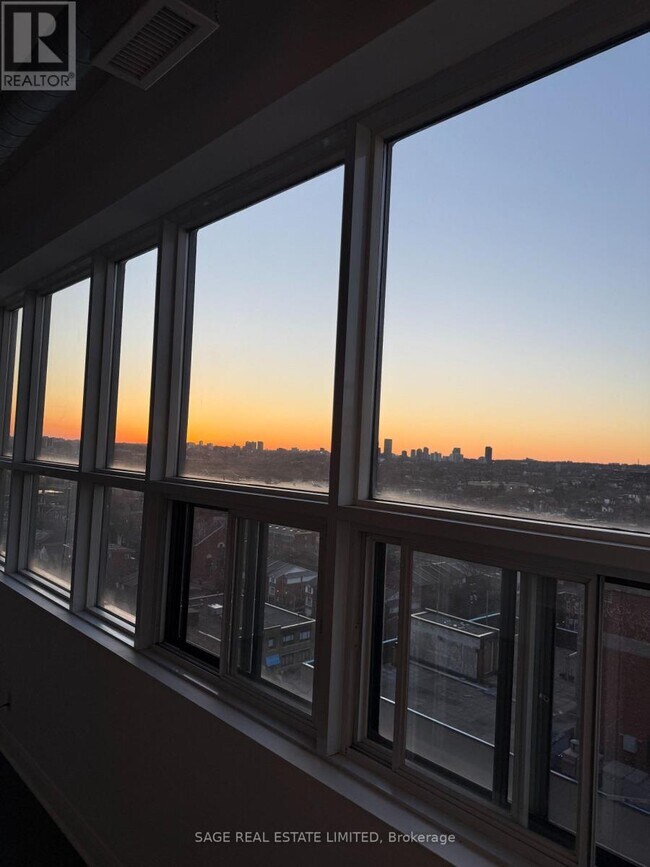 Photo - 700 King St W Unité Lph04