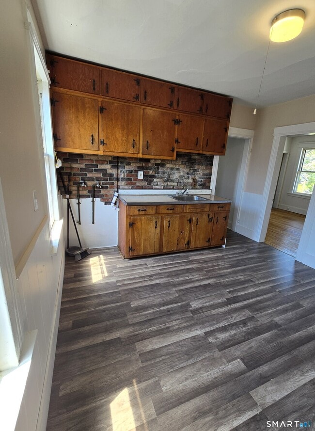 Photo - 985 Huntington Rd