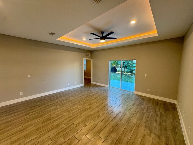 Photo - BEAUTIFUL 4 Bedroom, 2 Bathroom BRAND NEW ...