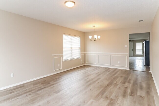 Photo - 8128 Twin Oaks Trail