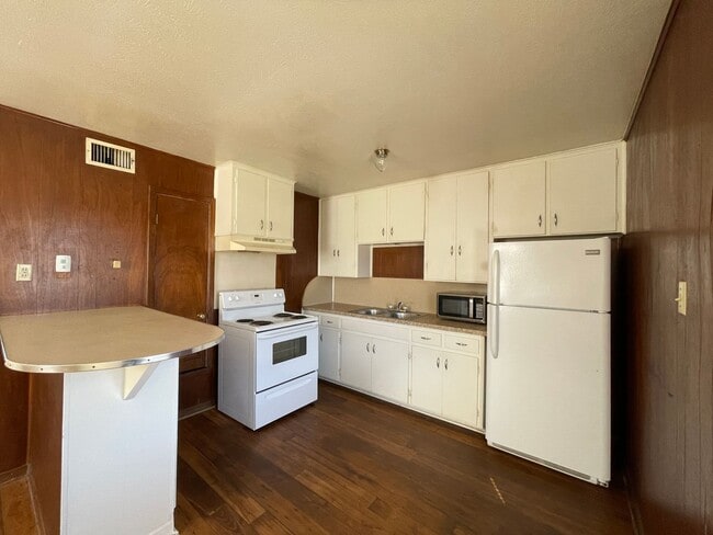 Photo - 1803 N W S Young Dr Unit # A