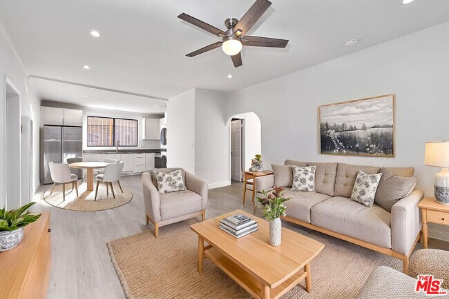 Photo - 536 N Oxford Ave Unit 536