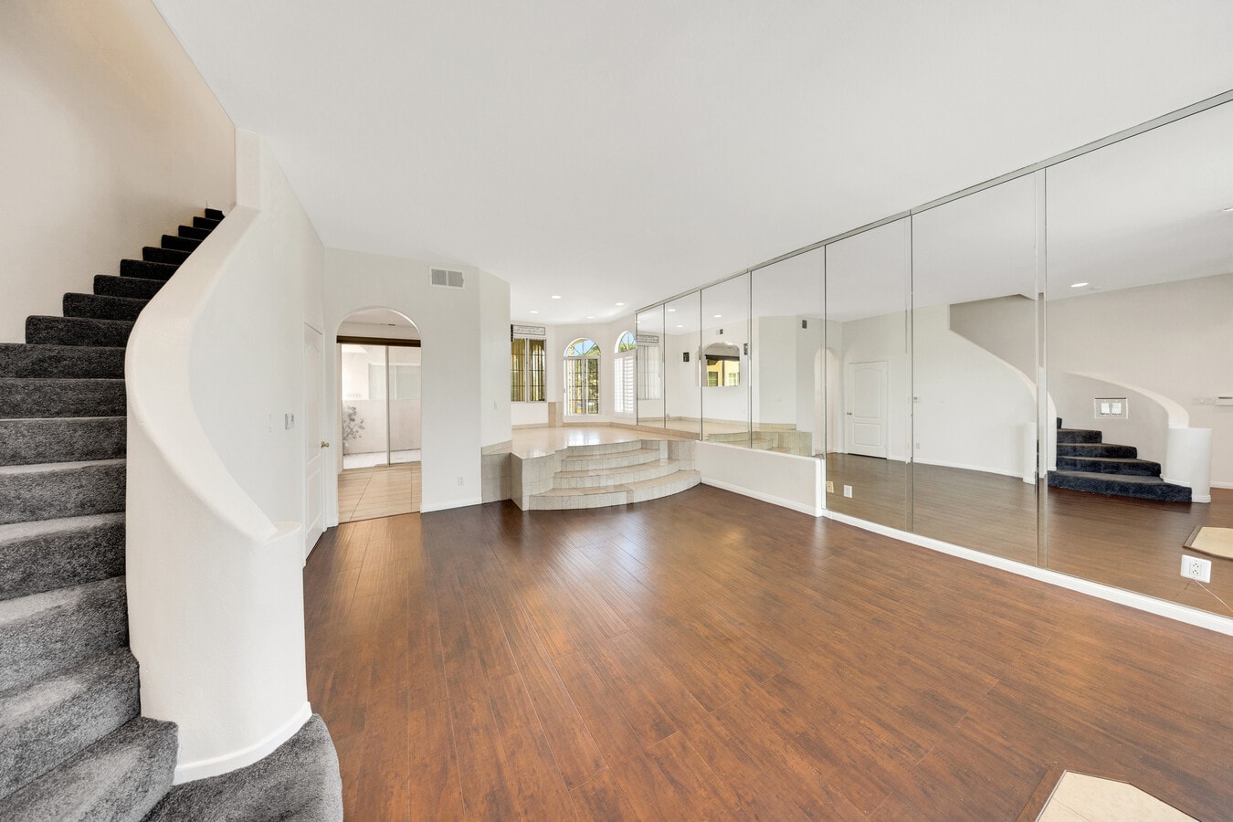 Photo - 408 W Queen St