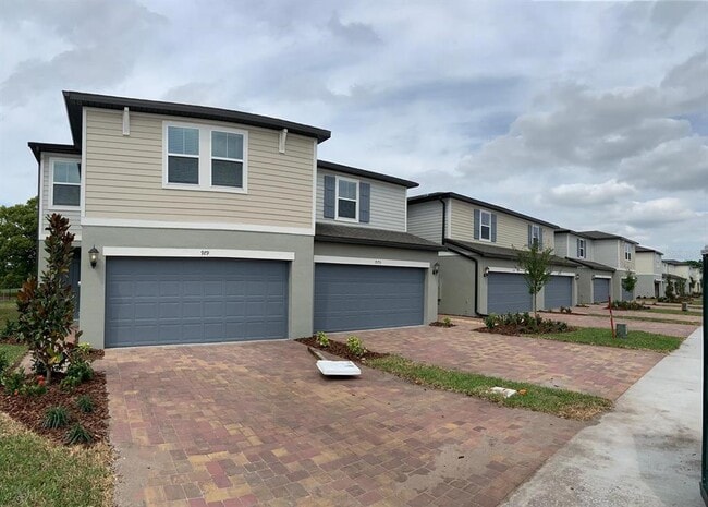 Photo - 975 Robin Holly St