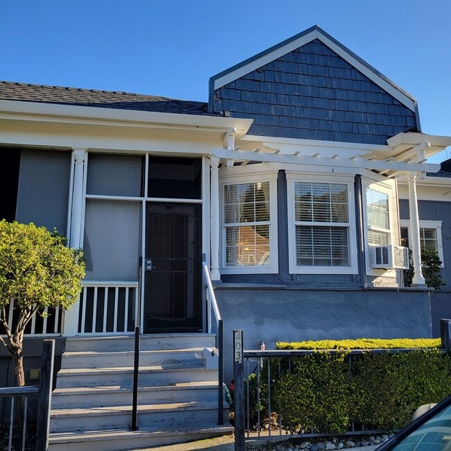 Building Photo - 403 Talbert St Unit 403 Talbert street #A