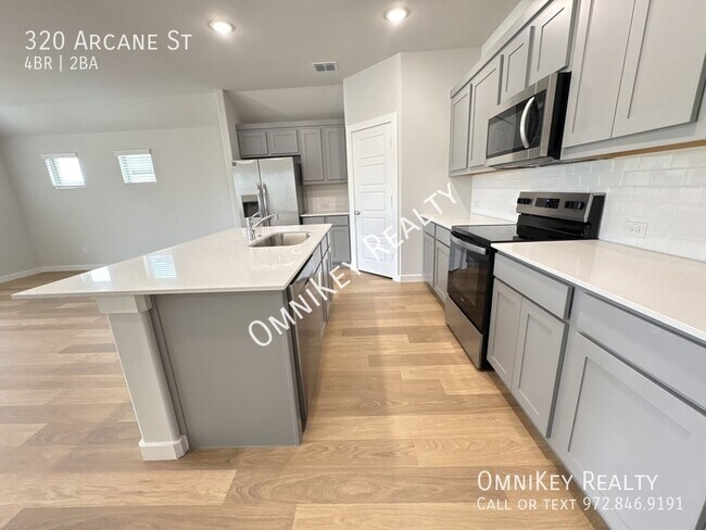 Photo - 320 Arcane St