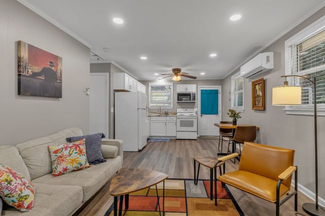 Photo - 230 Bermuda Dr