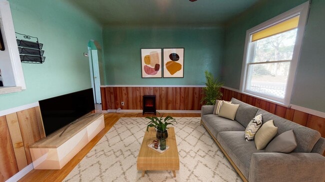 Charming Long Beach home near Scherer Park - Charming Long Beach home near Scherer Park