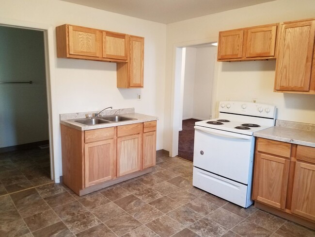 tf911 - tf911 Apartment Unit 909