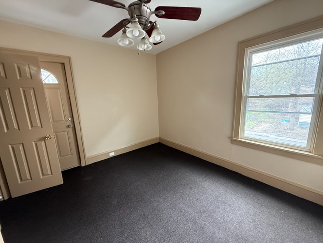 Photo - 3147 W 82nd St Unidad 2