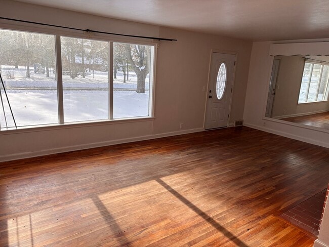 Photo - Spacious Allouez 3 Bedroom Home