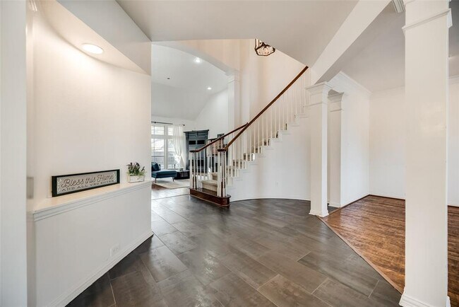 8409 Orchard Hill Dr