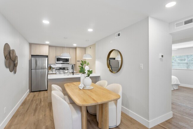 The Lykes - The Lykes Apartments