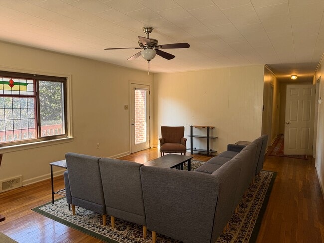 Photo - 205 Padgettown Rd