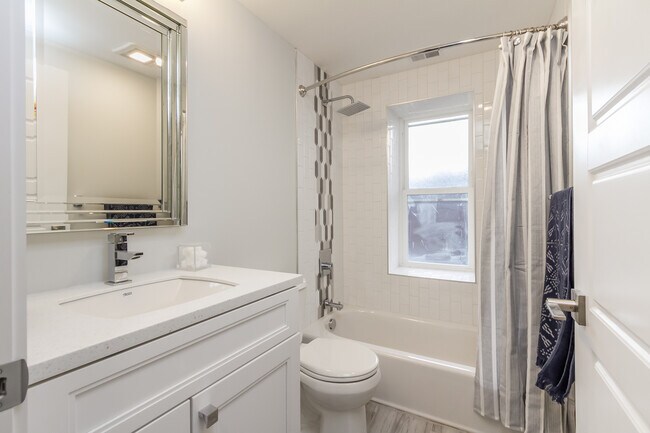 Photo - Monroe Ave Apartments