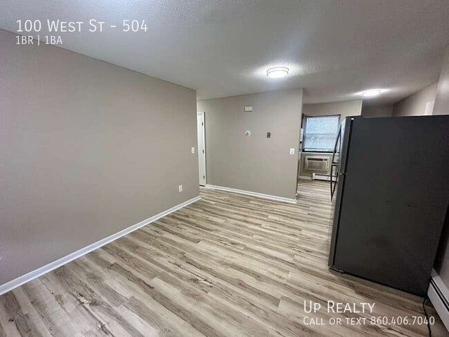 Photo - 100 West St Unidad 504