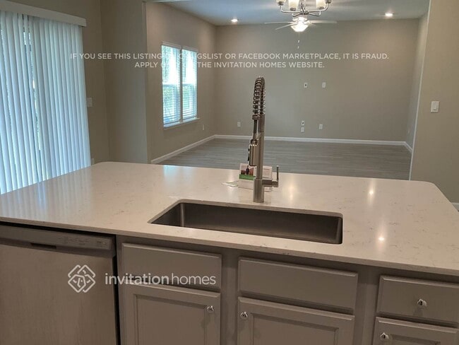 Photo - 2594 Laylas Wy