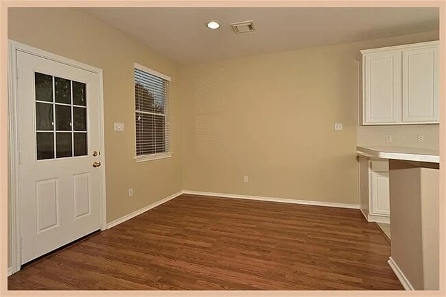 Photo - 43 Blue Creek Pl