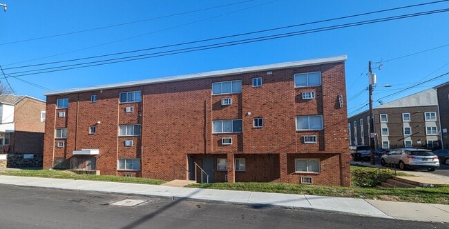 Building Photo - 1st Floor Efficiency Unit 1B