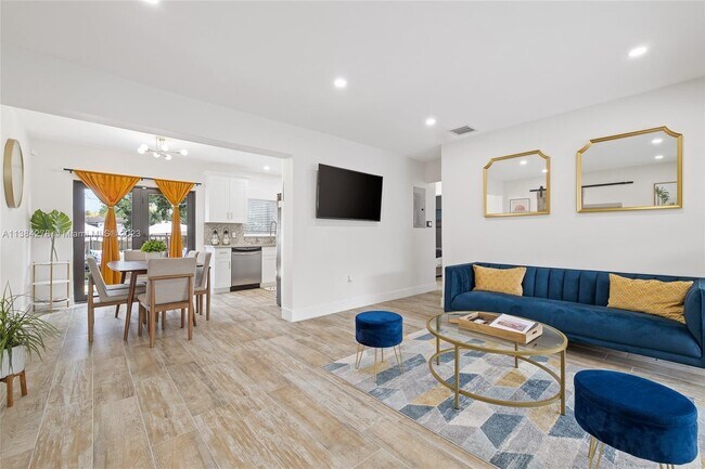 Photo - 601 SW 44th Pl