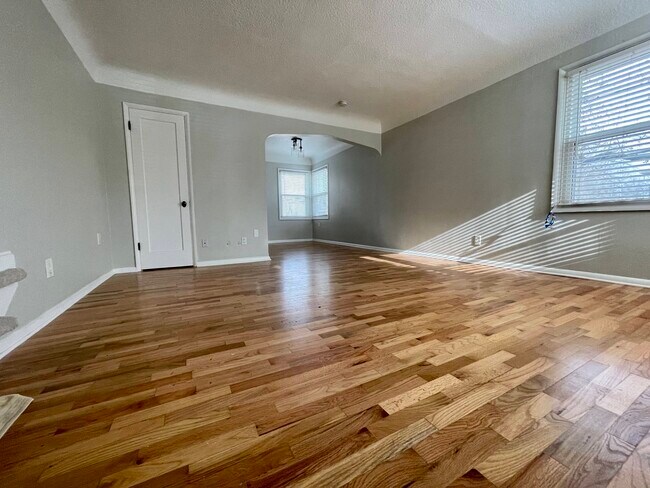 Living Room - 1241 NW 23rd Ave Apartments Unit 1247