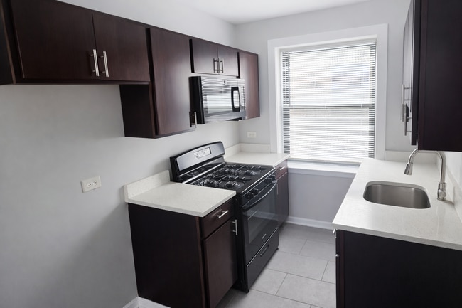 Photo - 2125 E 67th St Unit 2E