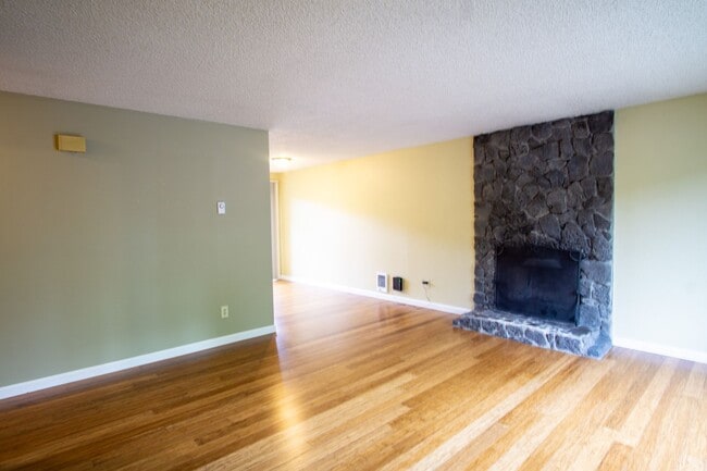 3717 SE 35th Pl Unit 3717