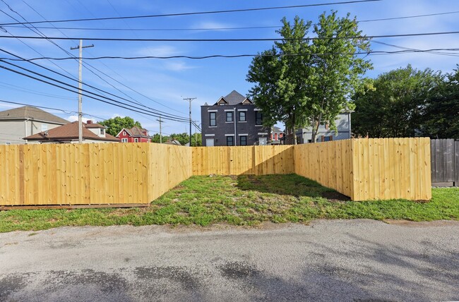 Photo - 775-777-777 Bellows Ave Unit 777