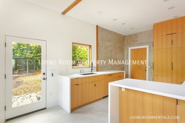 Photo - 8616 N Swenson-