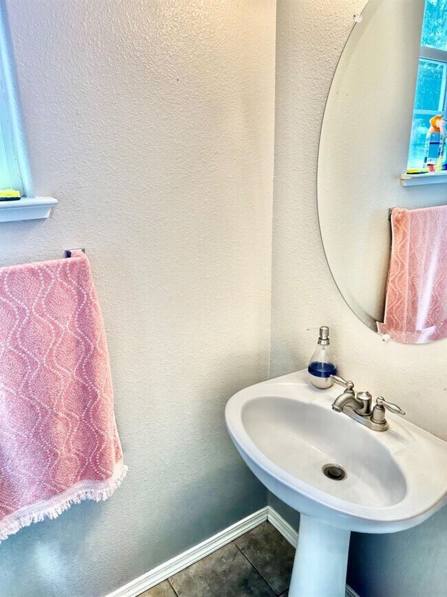 Photo - Spacious European Grove 3/2.5 off Fig Gard...