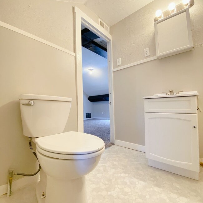 Photo - 1308 Garfield St Unit #2 [Upstairs]