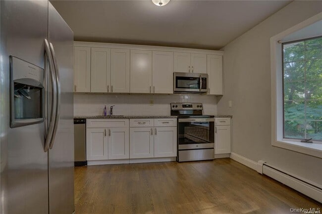 Photo - 30 Clematis St