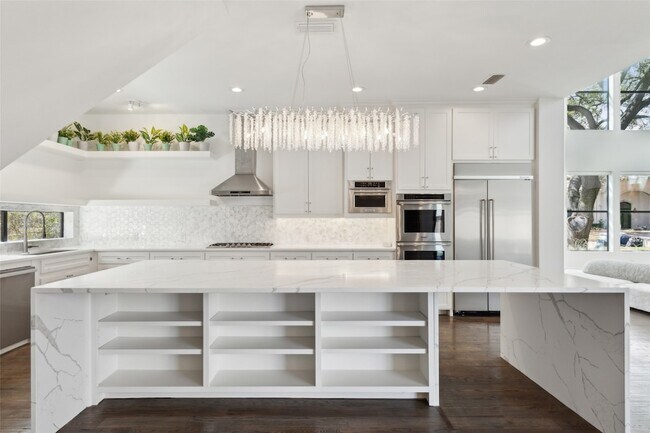 Photo - 6441 Royalton Dr