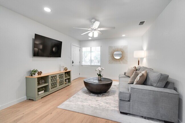 Photo - 6503 Ravendale Ln